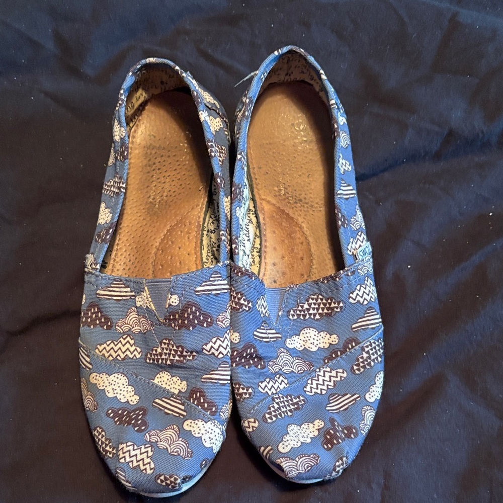 Toms size 8.5